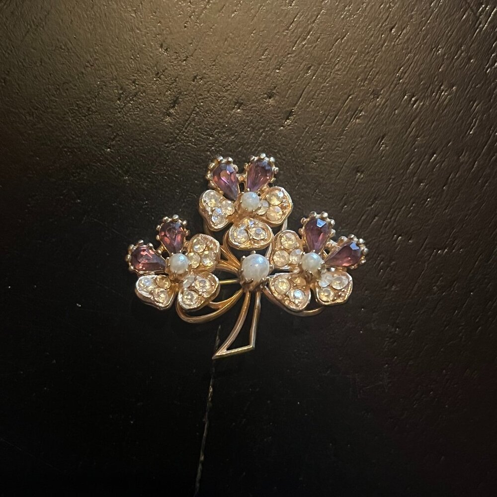 Vintage Gold Tone Clover Floral Brooch with Rhinestones and Faux Pearls